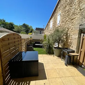 https://charmante-maison-de-village-livron-sur-drome.hotels-rhonealpes.com